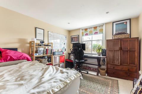107 Howson Road, London, SE4 2BB