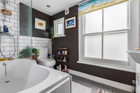 107 Howson Road, London, SE4 2BB