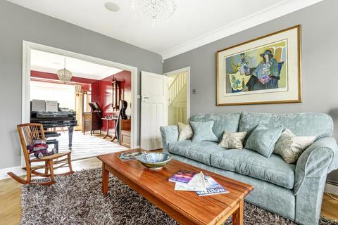 10 Grove Gardens, Teddington, TW11 8AP