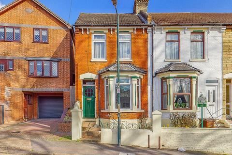 3 bedroom end of terrace house for sale - Cliffe Road, Strood, Rochester ME2 3DR