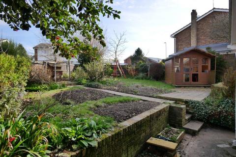 21 Marshall Close, Feering, Colchester, CO5 9LQ
