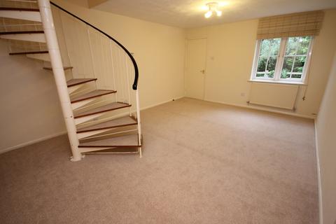 2 bedroom end of terrace house to rent, Pippenfield, WR4