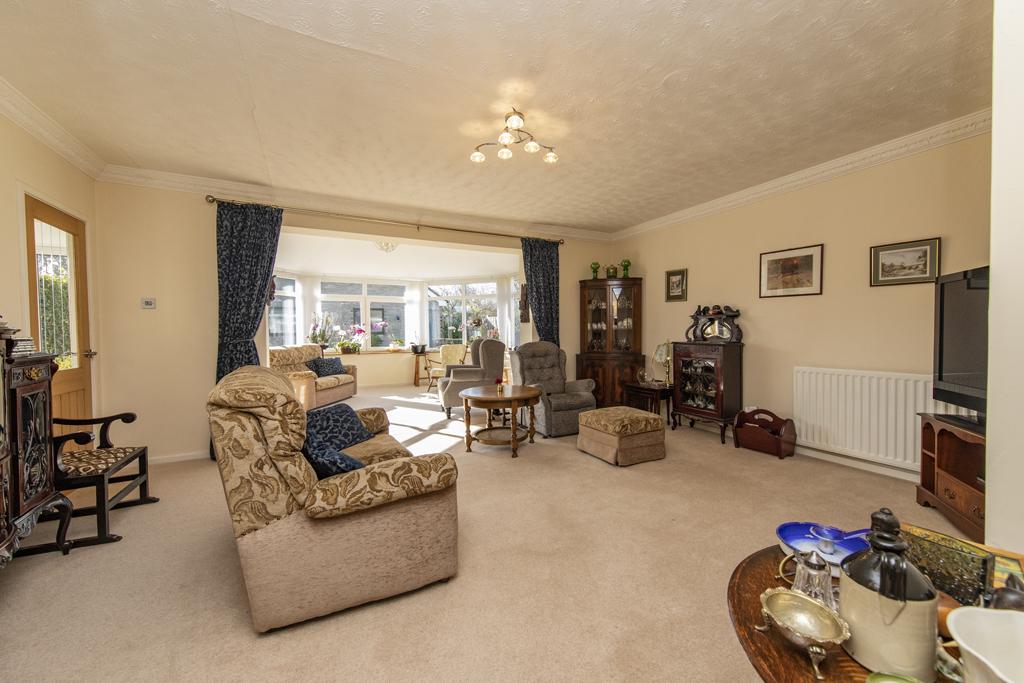 Crofts Avenue, Corbridge NE45 3 bed bungalow £1,200 pcm (£277 pw)