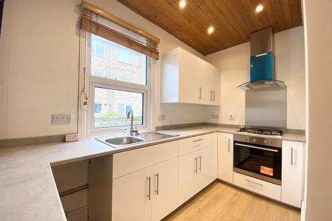 2 bedroom apartment to rent, South Way, Newhaven