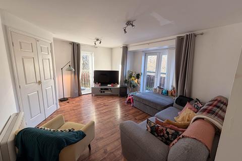 2 bedroom flat to rent, The Place,, Mere Drive
