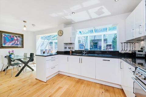 5 bedroom detached house for sale - Bainbridge Close, Ham, Richmond, TW10