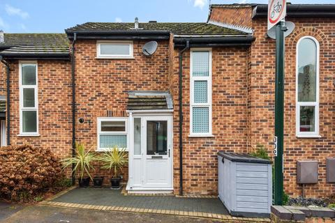 3 Fisherman Close, Richmond, TW10 7YP