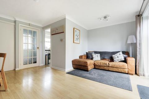 3 Fisherman Close, Richmond, TW10 7YP