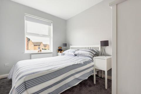 3 Fisherman Close, Richmond, TW10 7YP