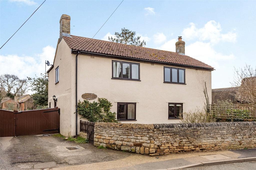 Main Street, Woodnewton, Northamptonshire, PE8 3 bed detached house for sale £400,000