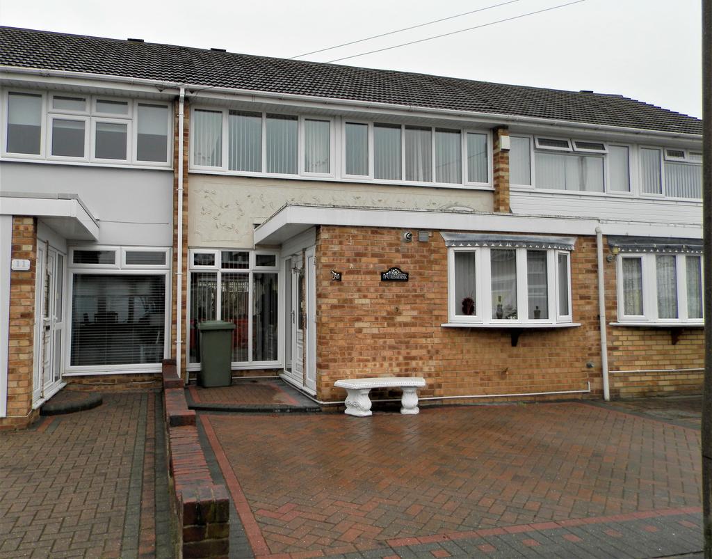 Duxford Close, Hornchurch RM12 3 bed terraced house £475,000