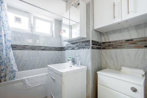 48 Ballance Road, London, E9 5SR