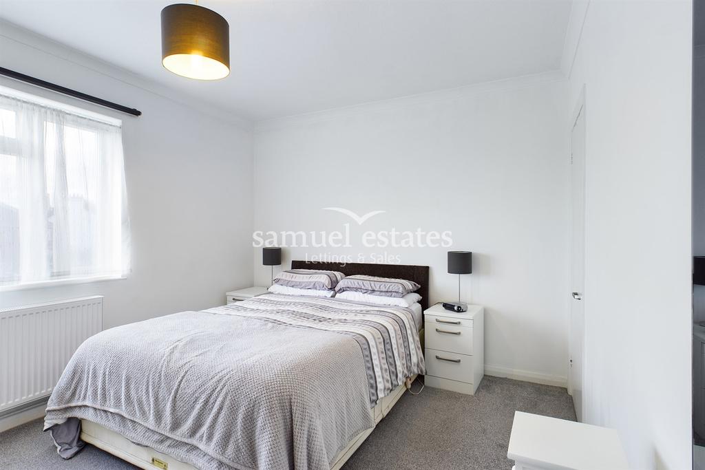 Havelock Road, London, SW19 2 bed flat £1,900 pcm (£438 pw)