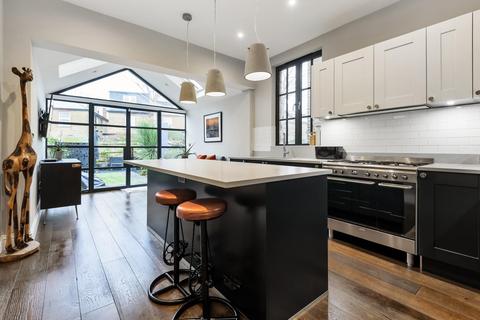 12 Rowlls Road, Kingston Upon Thames, KT1 3ET