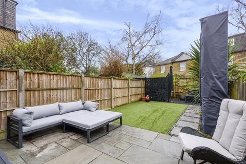 12 Rowlls Road, Kingston Upon Thames, KT1 3ET