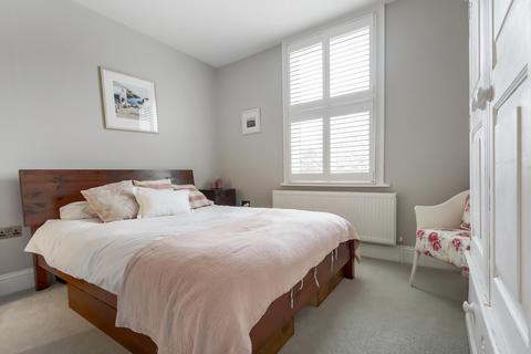 12 Rowlls Road, Kingston Upon Thames, KT1 3ET