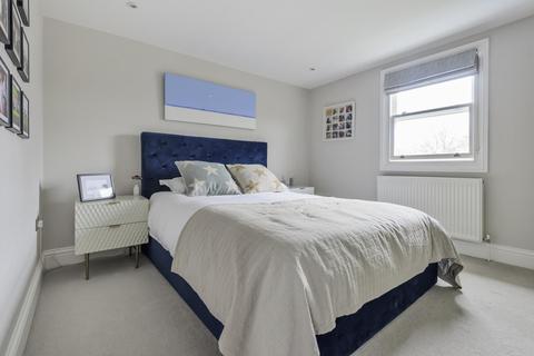 12 Rowlls Road, Kingston Upon Thames, KT1 3ET