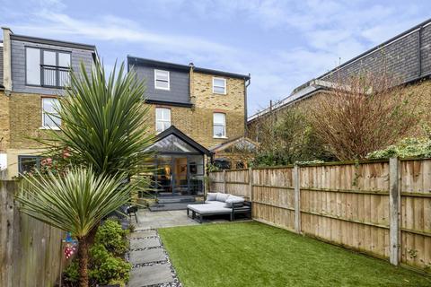 12 Rowlls Road, Kingston Upon Thames, KT1 3ET