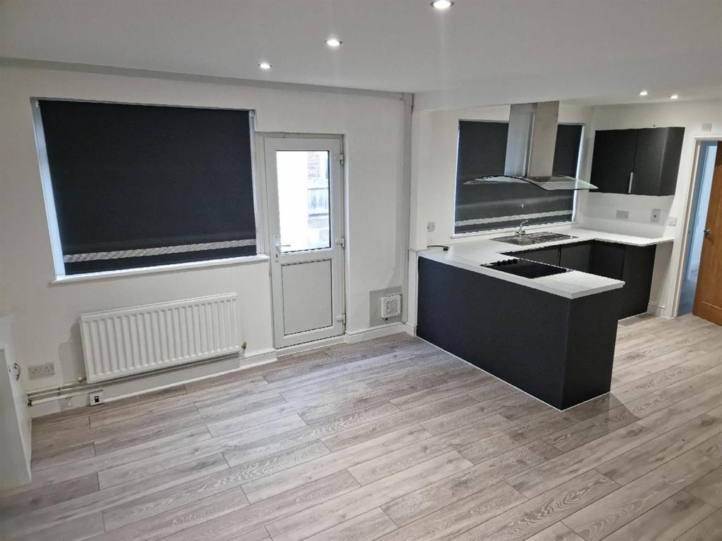 Brighter Homes, Folly Road, Folkestone 3 bed detached house £1,000