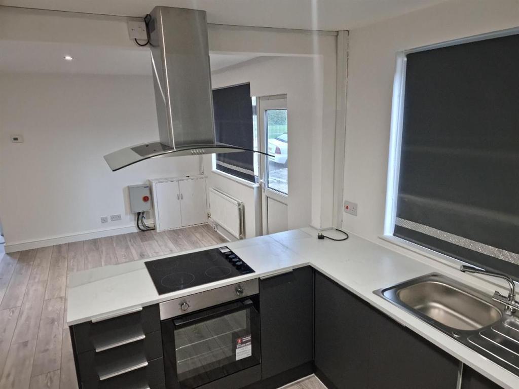 Brighter Homes, Folly Road, Folkestone 3 bed detached house £1,000