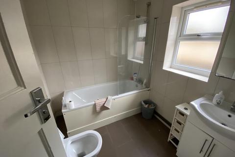 6 bedroom semi-detached house to rent, Essex Street,  East Oxford,  OX4