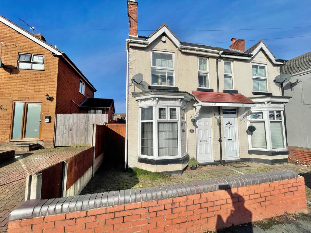 Huntington Terrace Road, Cannock, WS11 5HT 2 bed semidetached house