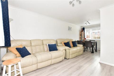 103 Eastfields, Folkestone, CT19 5RT