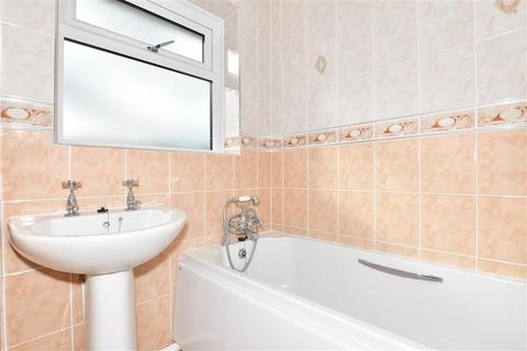 103 Eastfields, Folkestone, CT19 5RT