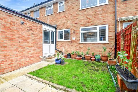 103 Eastfields, Folkestone, CT19 5RT