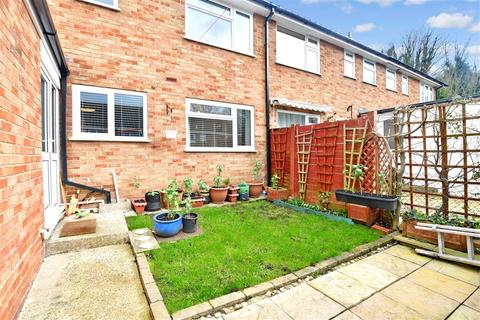 103 Eastfields, Folkestone, CT19 5RT