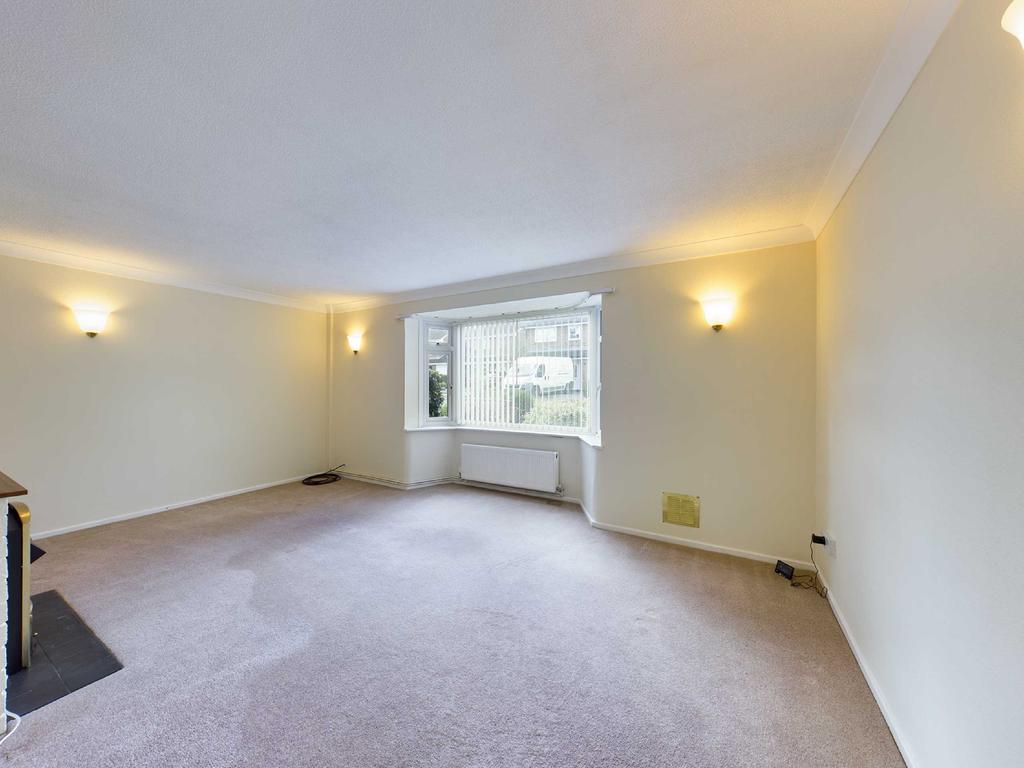 Castlemaine Drive, Cheltenham... 3 bed detached house £1,250 pcm (£