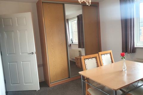 2 bedroom flat to rent - Shankley Way, St. James, Northampton, NN5