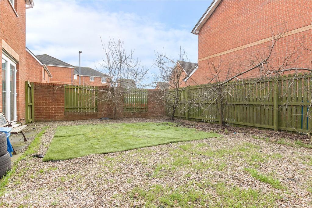 Nepaul Road, Blackley, Manchester, M9 3 bed detached house £250,000