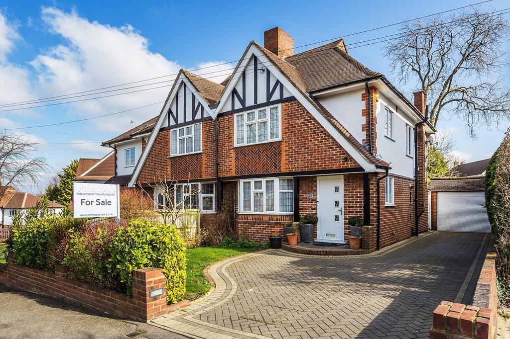 Merland Rise, Epsom, Surrey. KT18 3 bed semidetached house £600,000