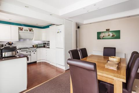 23 Merland Rise, Epsom, KT18 5RY