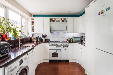 23 Merland Rise, Epsom, KT18 5RY