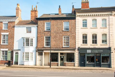 4 bedroom townhouse to rent, Blossom Street, York YO24