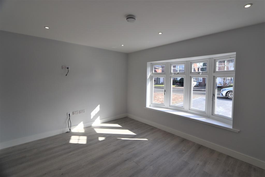 Meadow Road, Aldridge, Walsall 3 bed semidetached house £1,200 pcm