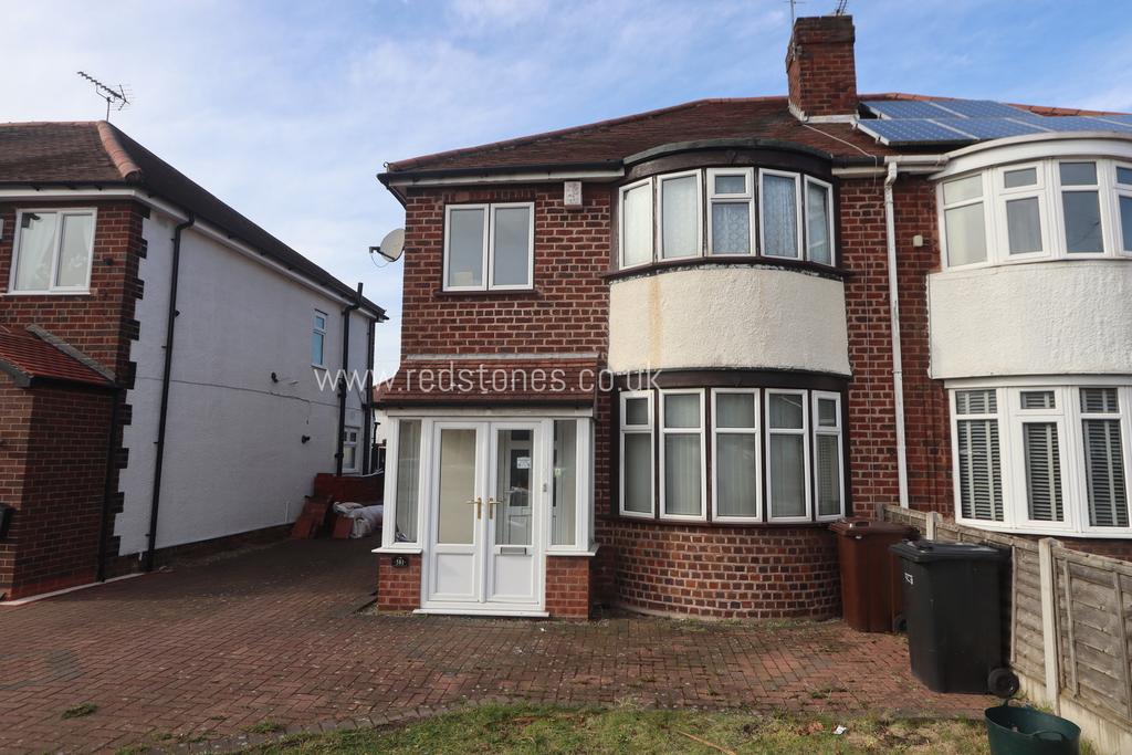 Stafford Road, Wolverhampton 3 bed semidetached house £850 pcm (£196 pw)