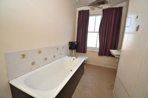 94 Kings Road, Godalming, GU7 3ES