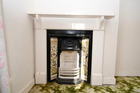 94 Kings Road, Godalming, GU7 3ES