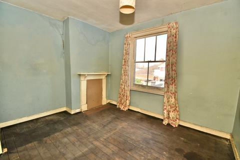 94 Kings Road, Godalming, GU7 3ES