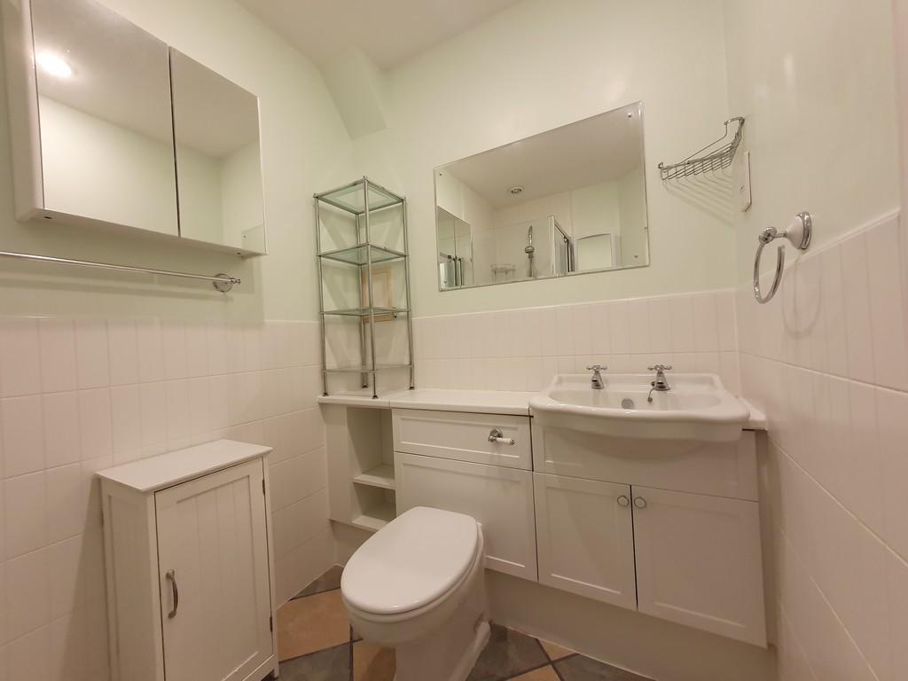 En Suite - Master Bedroom (2nd Floor)