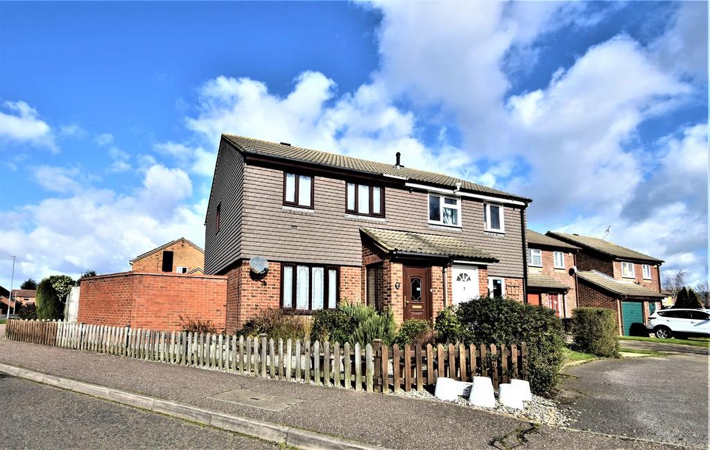 Rubens Gate, Chelmsford, CM1 6GN 3 bed semidetached house £400,000