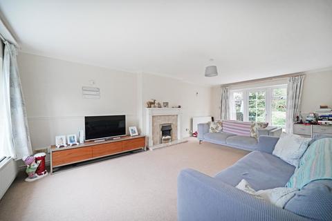 4 bedroom detached house to rent, Arley Road, Solihull