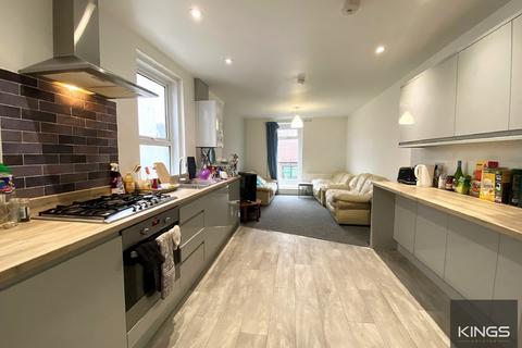 6 bedroom flat to rent, Albert Road, Southsea