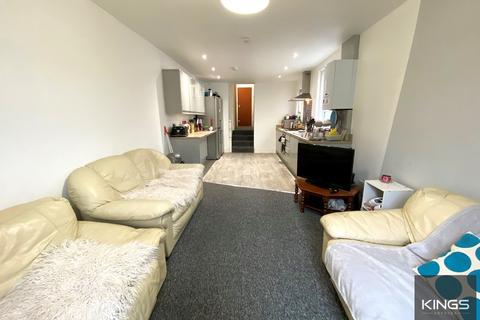 6 bedroom flat to rent, Albert Road, Southsea