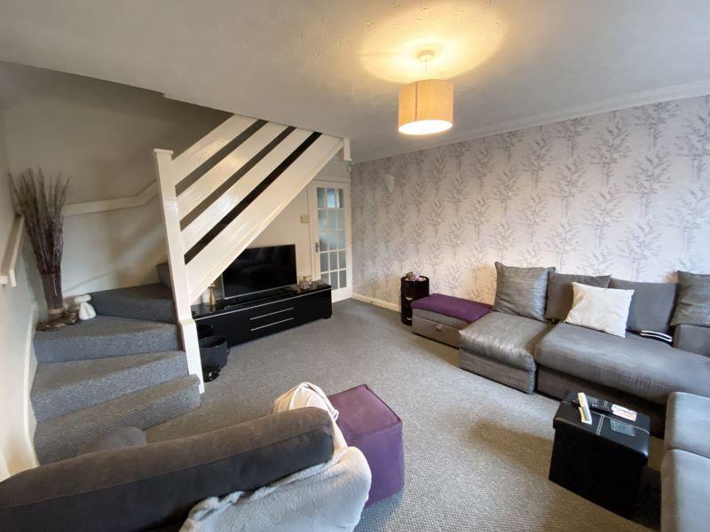 Holbein Close, Bedworth 2 bed semidetached house £212,000