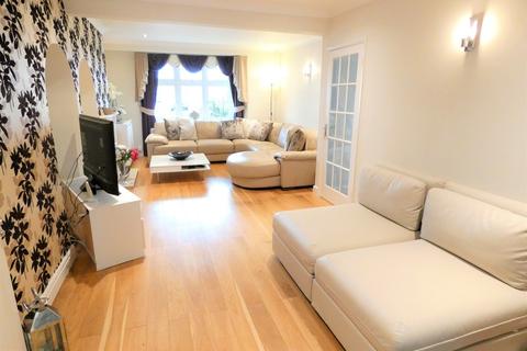7 Orchard Avenue, Feltham, TW14 9RD