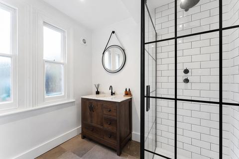 Flat 1, 13 Station Road, Epping, CM16 4HG